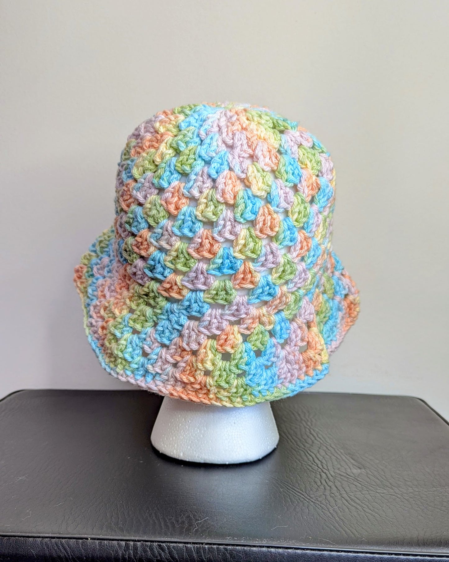 Granny Stitch Crochet Bucket Hat (Pastel Rainbow Ombre)