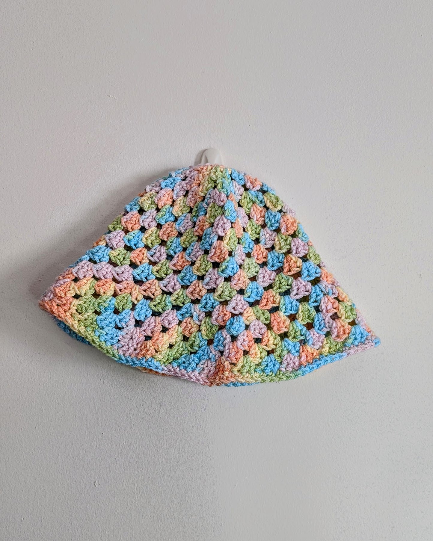 Granny Stitch Crochet Bucket Hat (Pastel Rainbow Ombre)