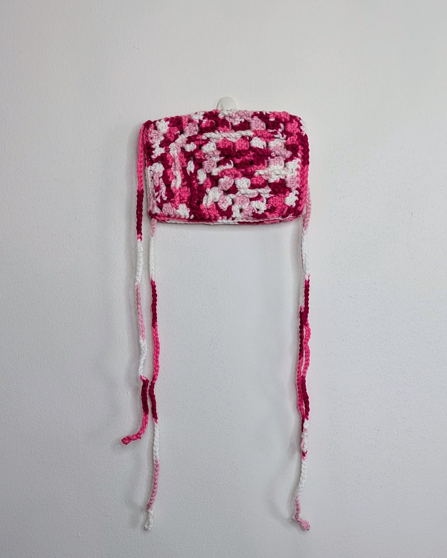 Crochet Car Visor Pouch (Pinks & White)