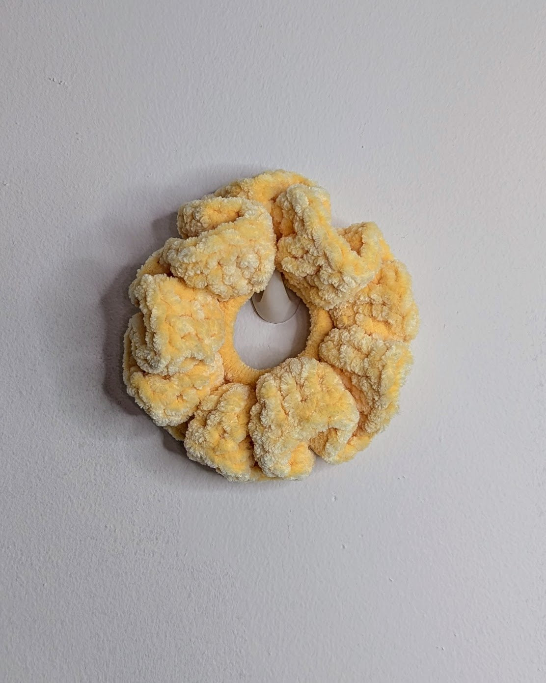 Velvet Ruffle Scrunchie (Daisy)