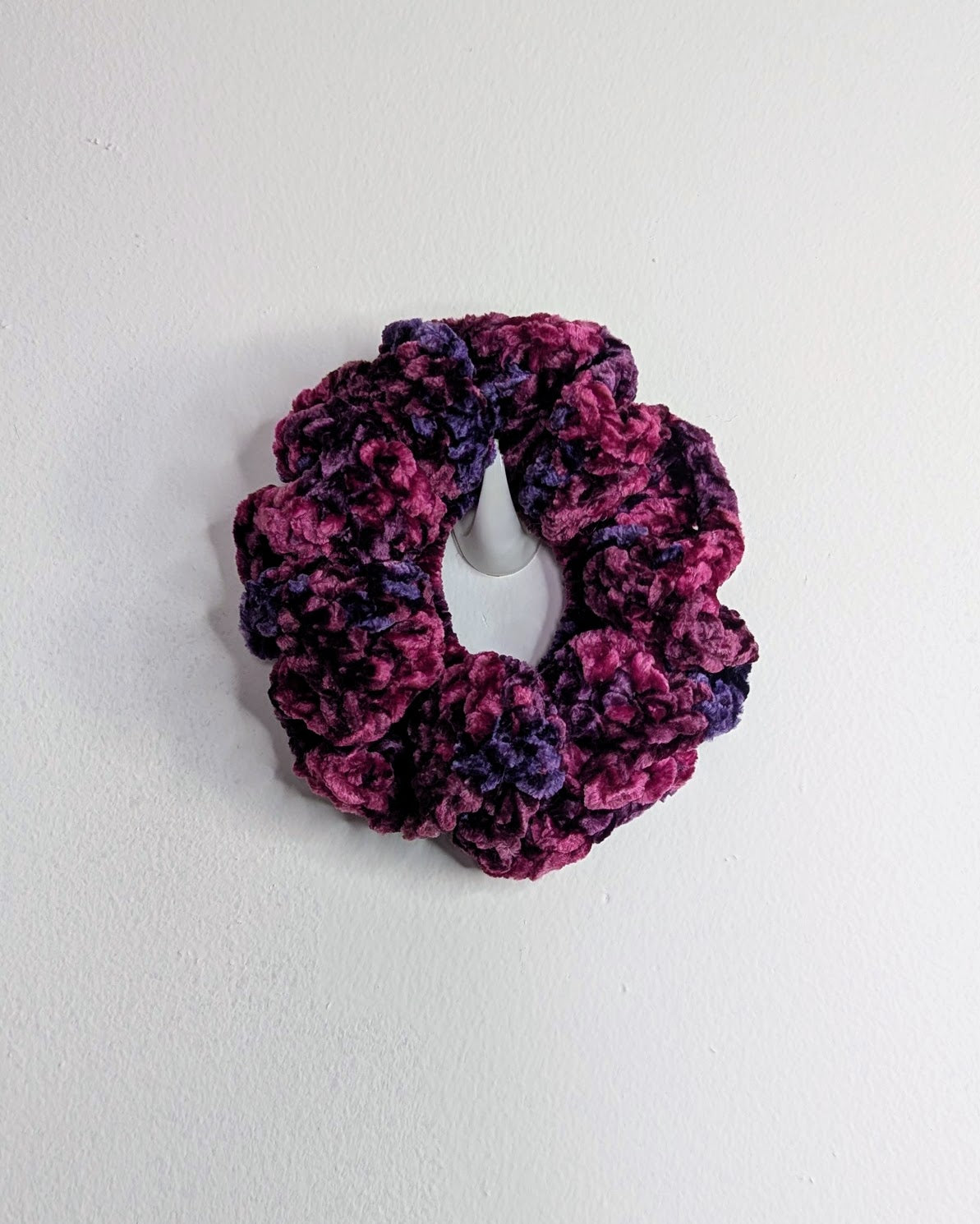 Velvet Ruffle Scrunchie (Crushed Burgundy)
