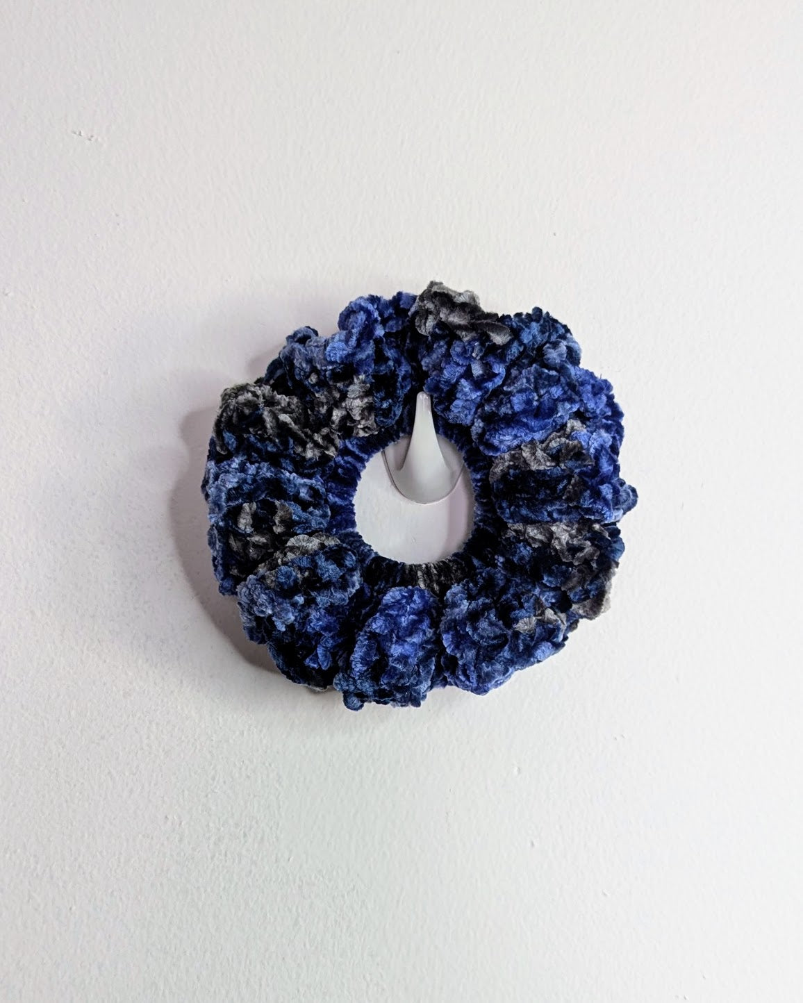 Velvet Ruffle Scrunchie (Crushed Navy)