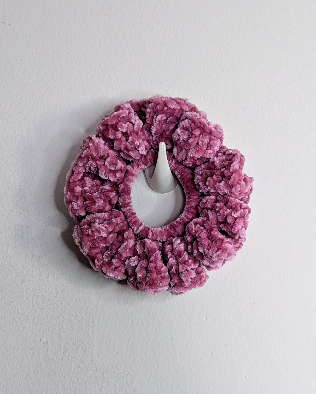 Velvet Ruffle Scrunchie (Pink Mist)