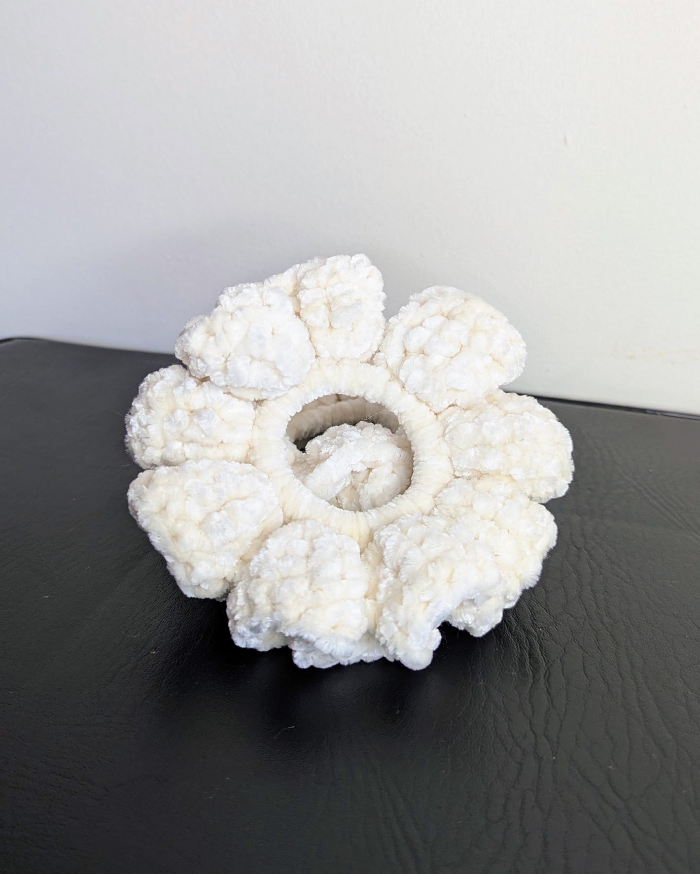 Velvet Ruffle Scrunchie (Cream)