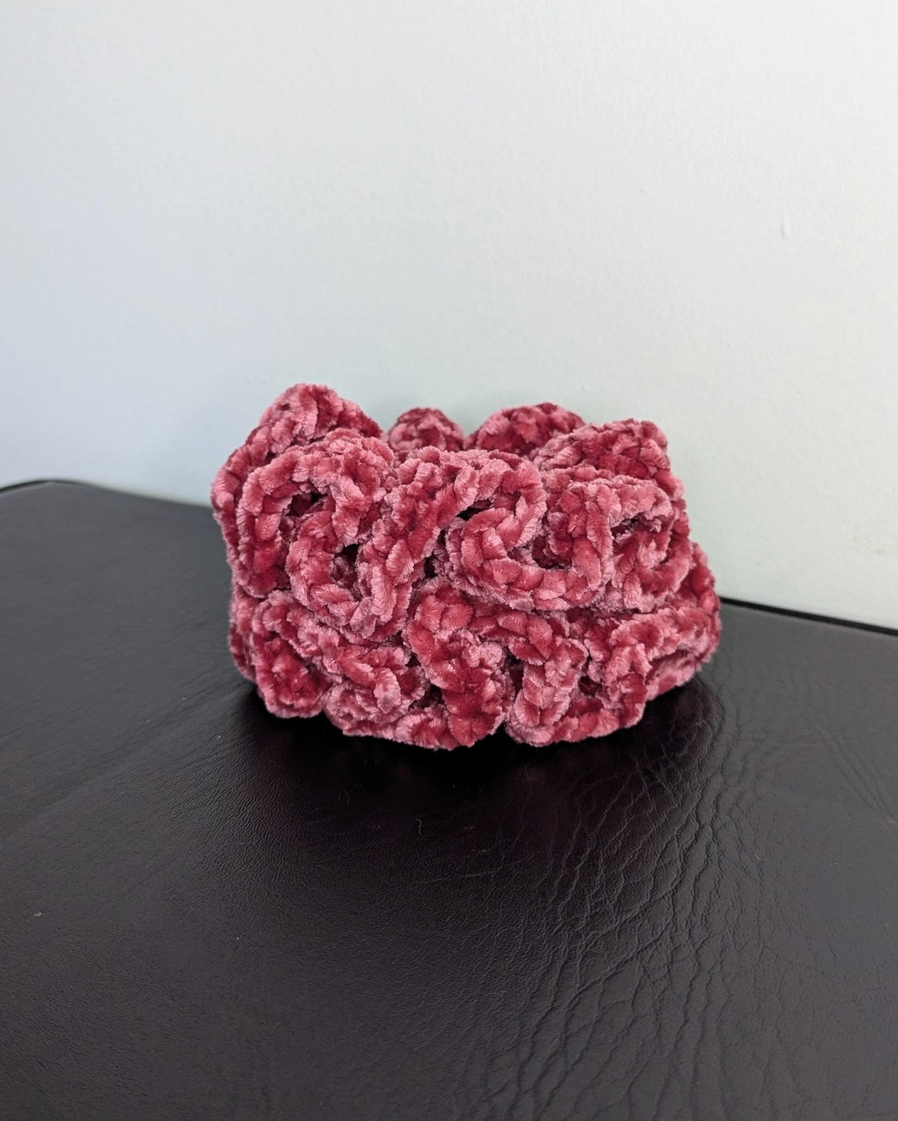 Velvet Ruffle Scrunchie (Pomegranate)