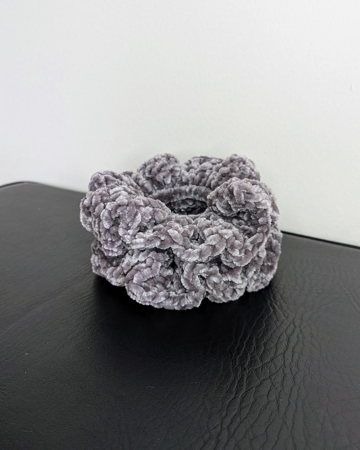 Velvet Ruffle Scrunchie (Vapor Gray)