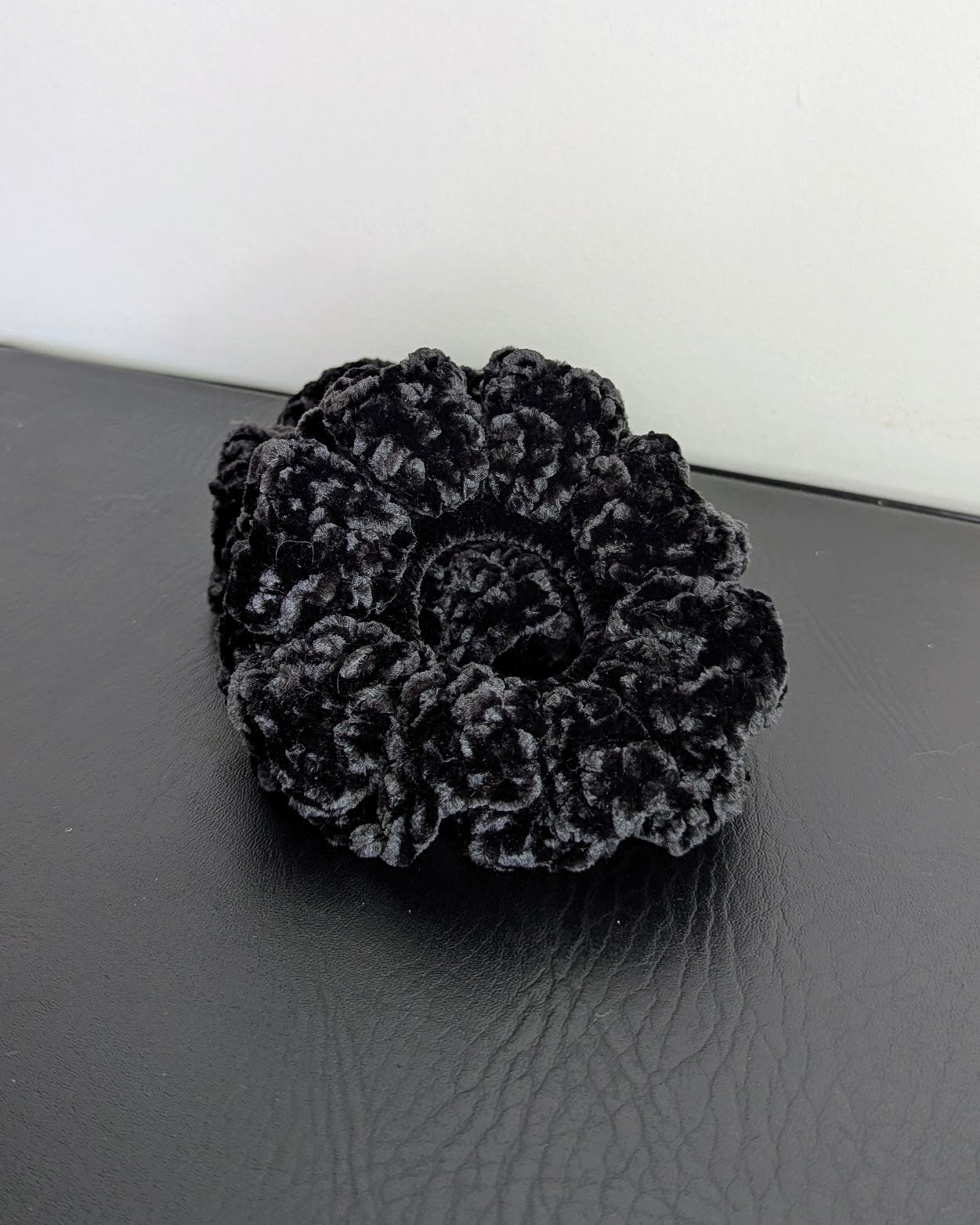 Velvet Ruffle Scrunchie (Blackbird)