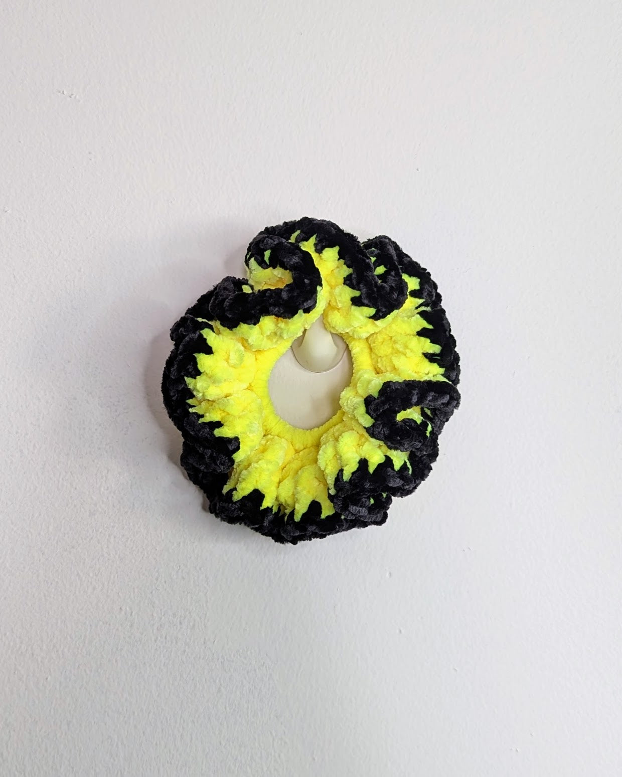 Velvet Ruffle Scrunchie (Safety Yellow & Blackbird)
