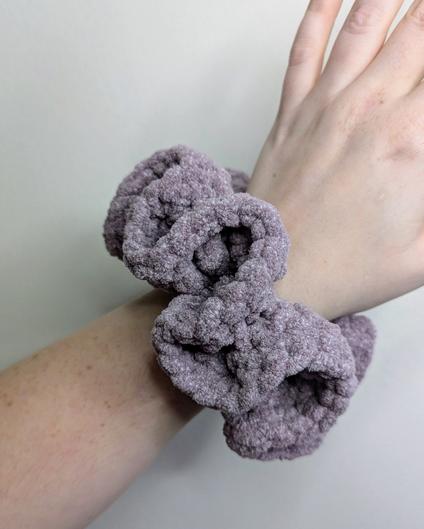 XL Microfiber Ruffle Scrunchie (Purple Heather)