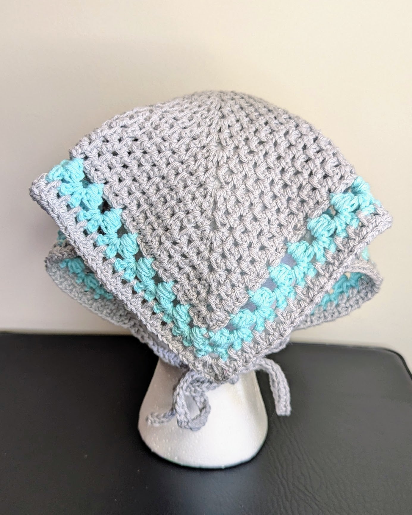 Accent Pendant Large Bandana Hair Scarf (Gray & Mint)