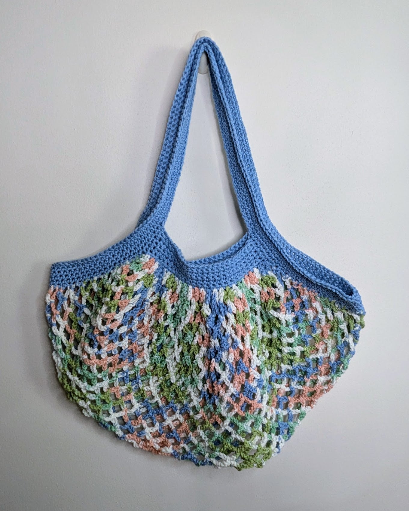 Diamond Mesh Round Market Bag (Medium Light Blue & Stoneware Ombre)