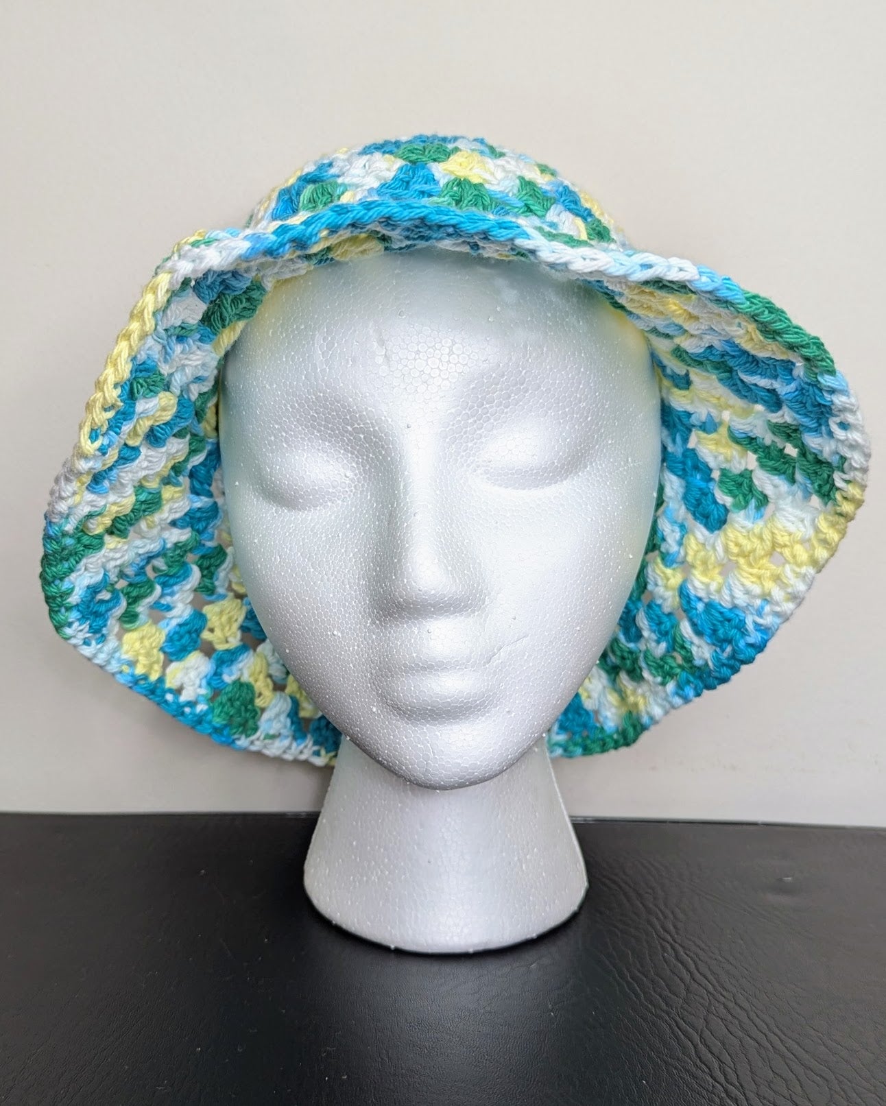 Granny Stitch Crochet Bucket Hat (Mod Ombre)