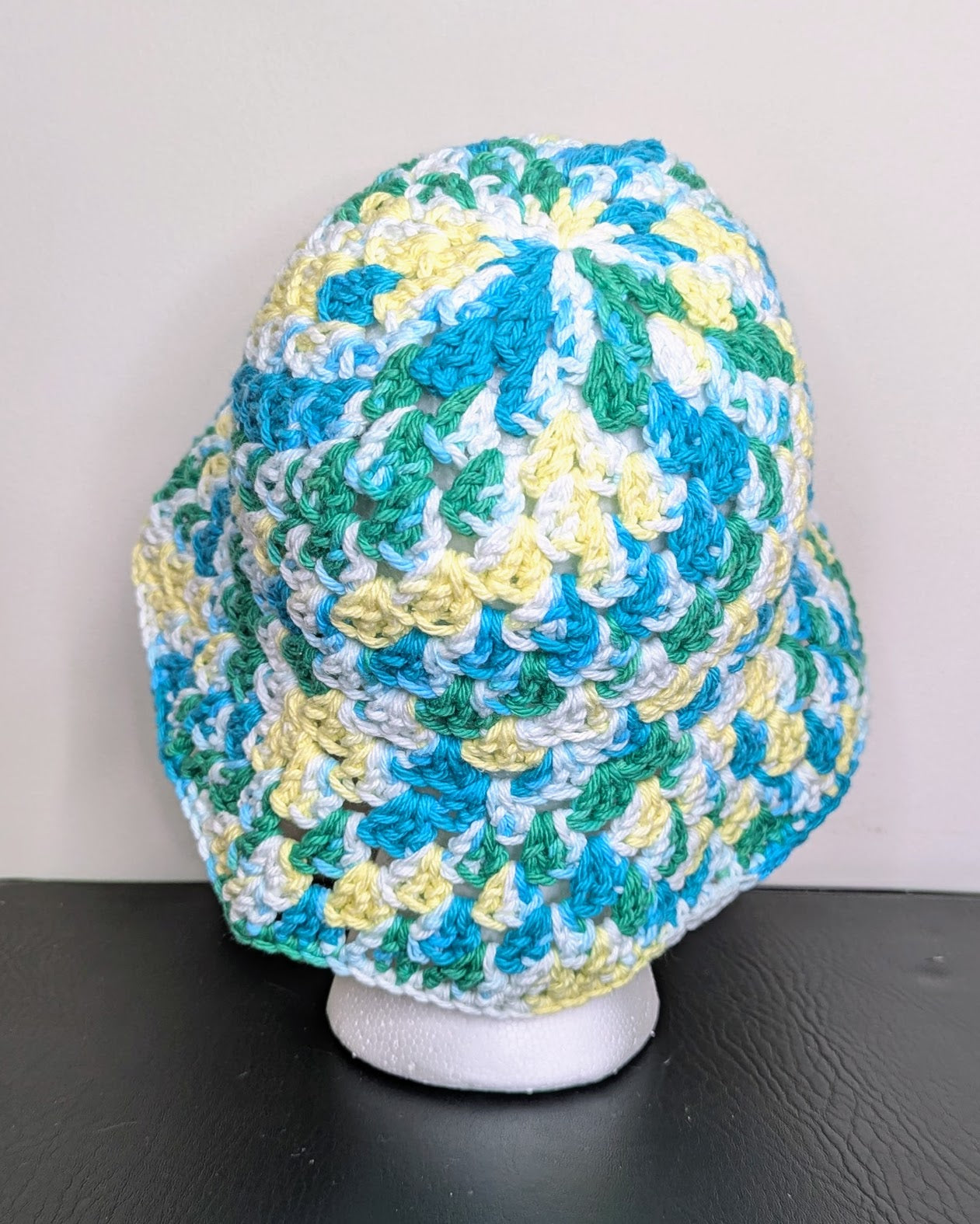 Granny Stitch Crochet Bucket Hat (Mod Ombre)