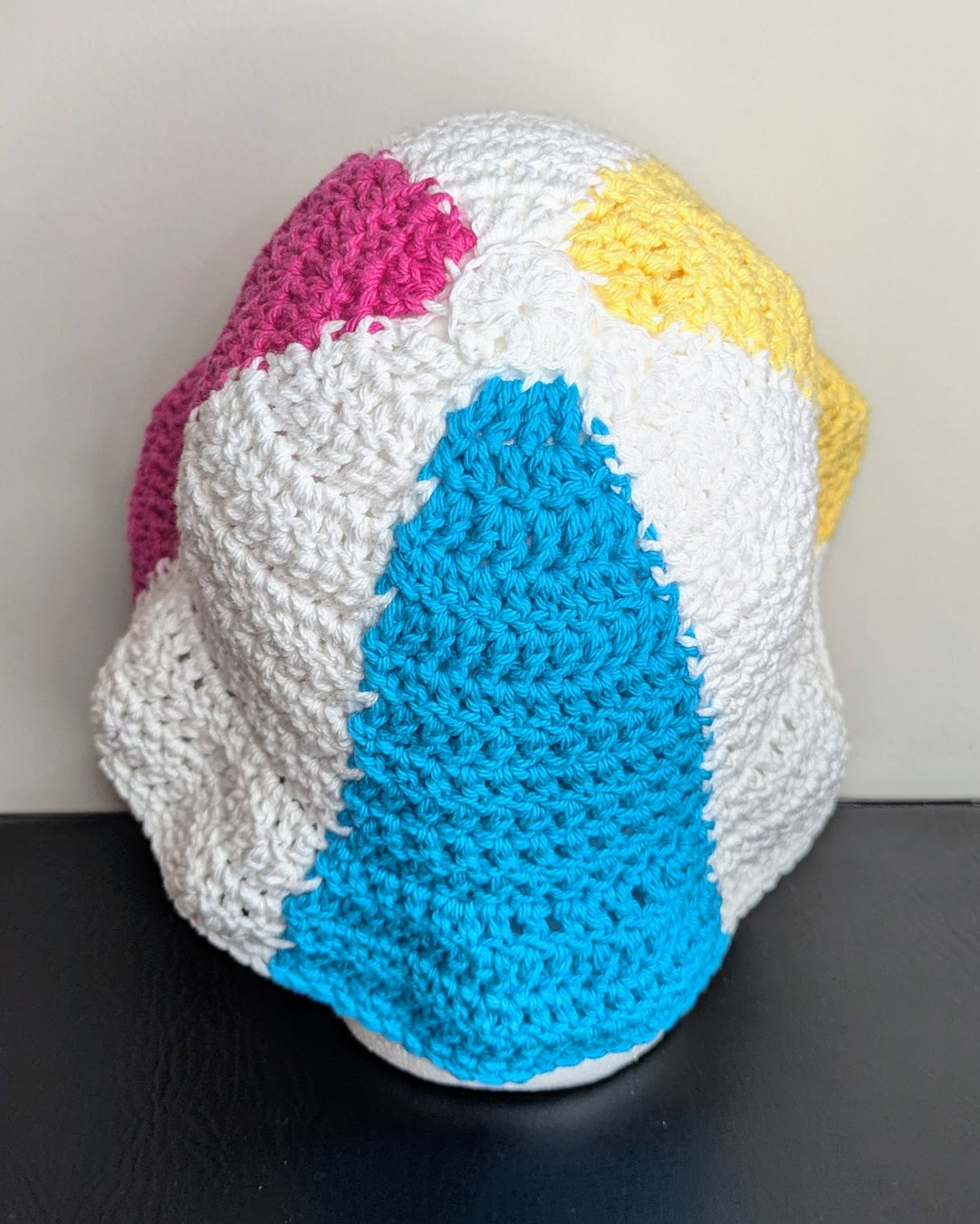 Classic Beach Ball Bucket Hat (Loose Fit)