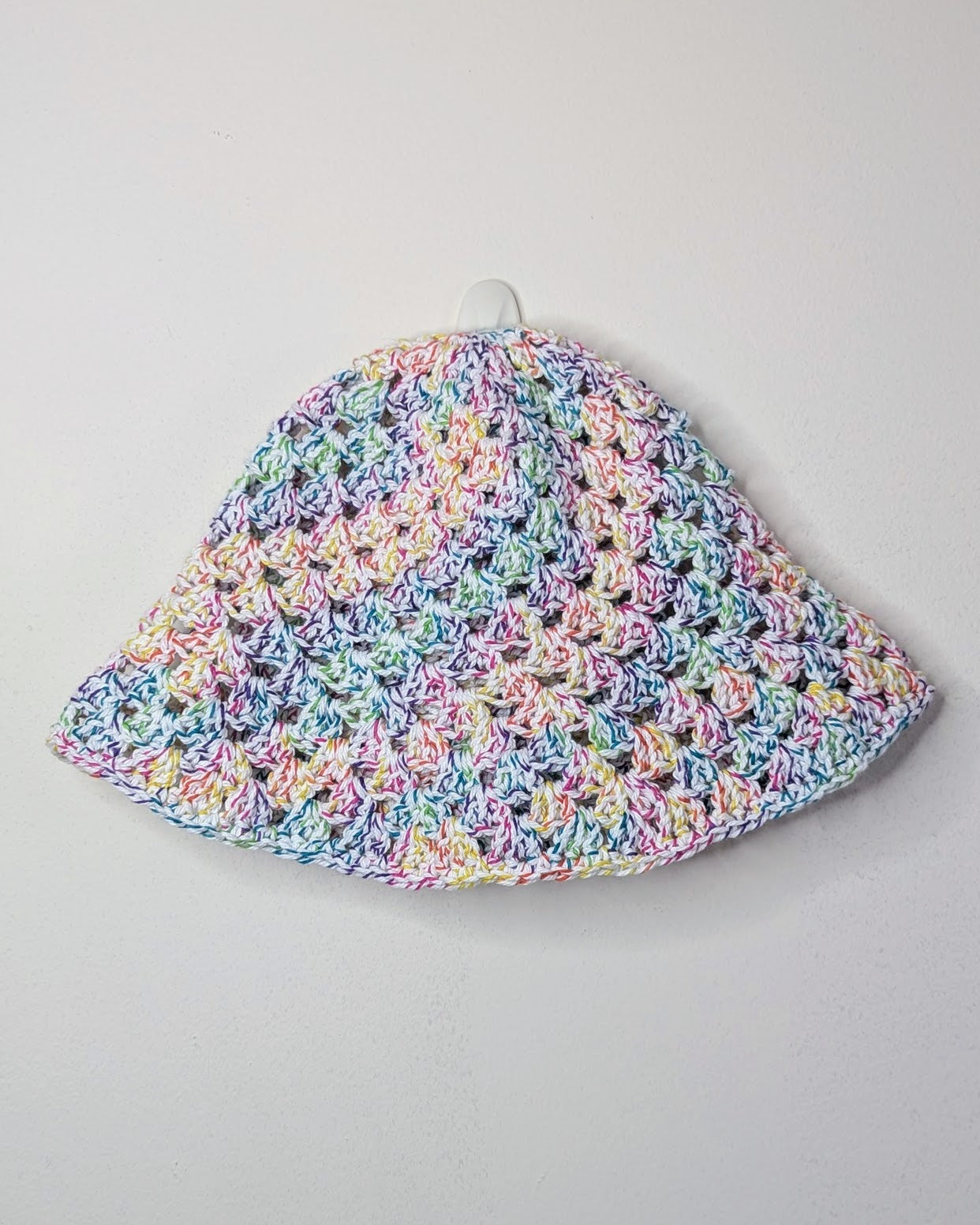 Granny Stitch Crochet Bucket Hat (Rainbow Confetti)