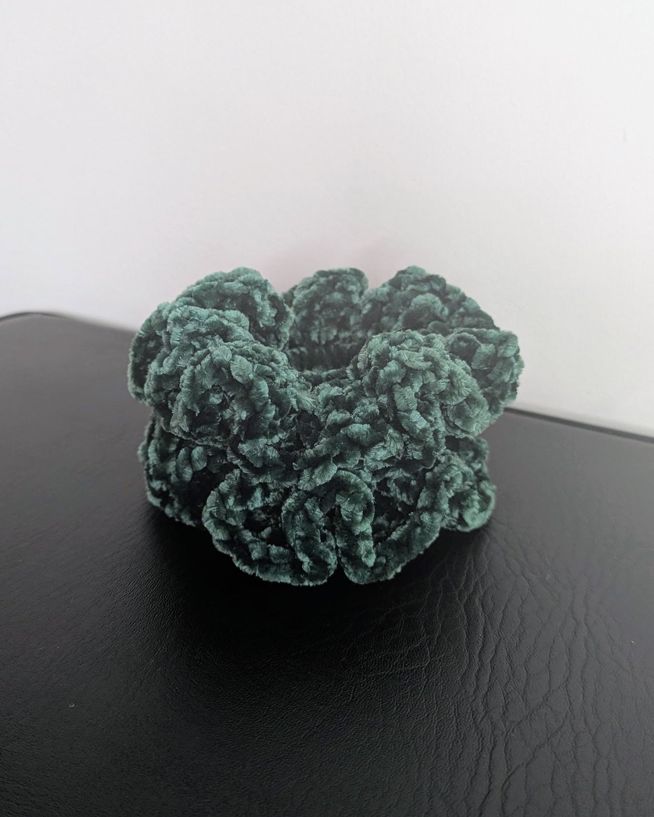Velvet Ruffle Scrunchie (Pine)