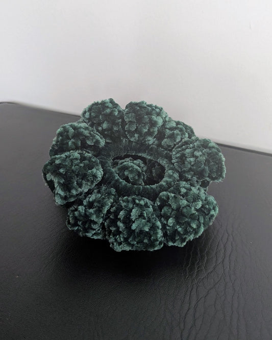 Velvet Ruffle Scrunchie (Pine)