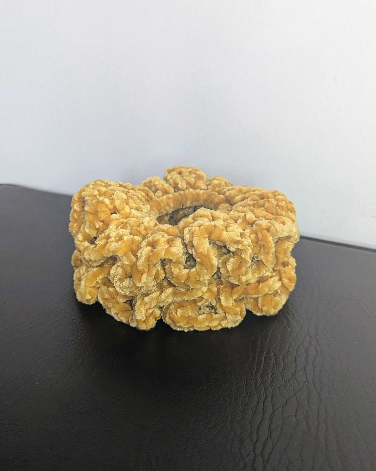 Velvet Ruffle Scrunchie (Golden Moss)
