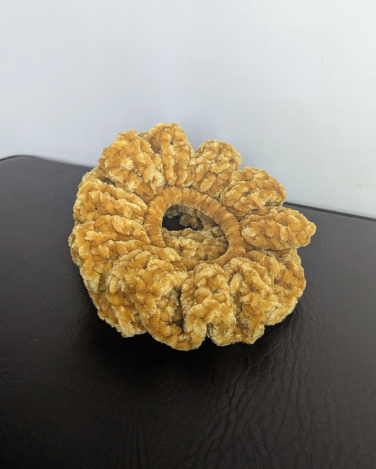 Velvet Ruffle Scrunchie (Golden Moss)