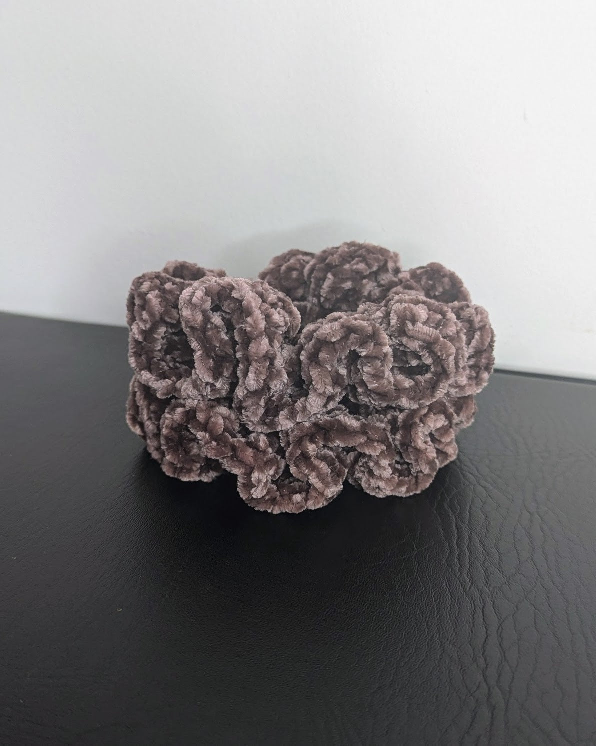 Velvet Ruffle Scrunchie (Mocha)