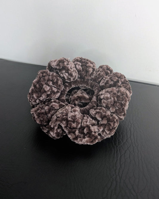 Velvet Ruffle Scrunchie (Mocha)