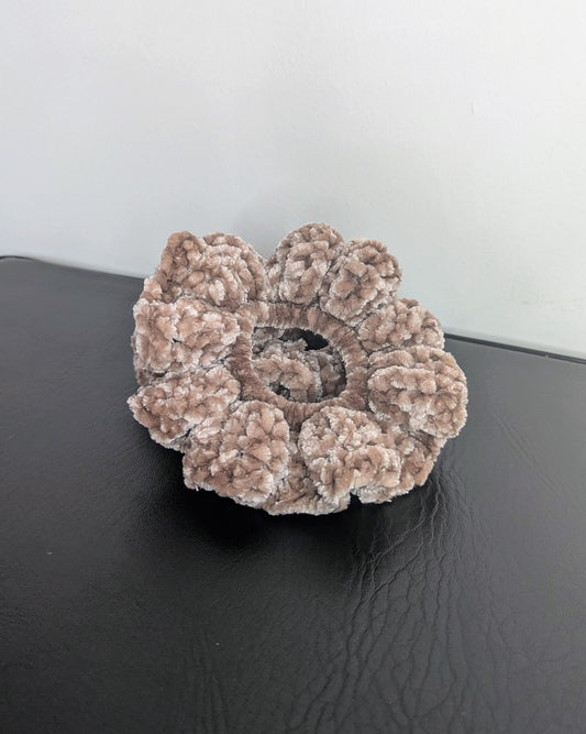 Velvet Ruffle Scrunchie (Mushroom)