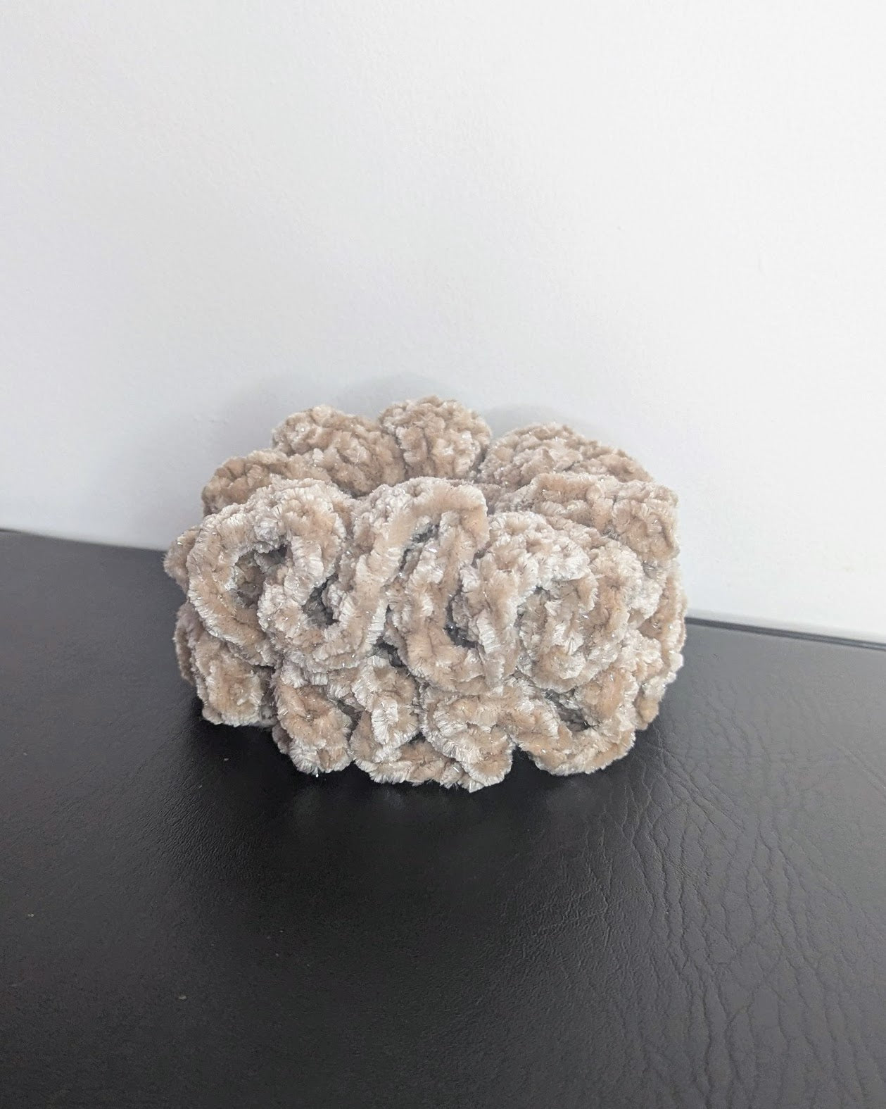 Velvet Ruffle Scrunchie (Frothy Fawn Sparkle)