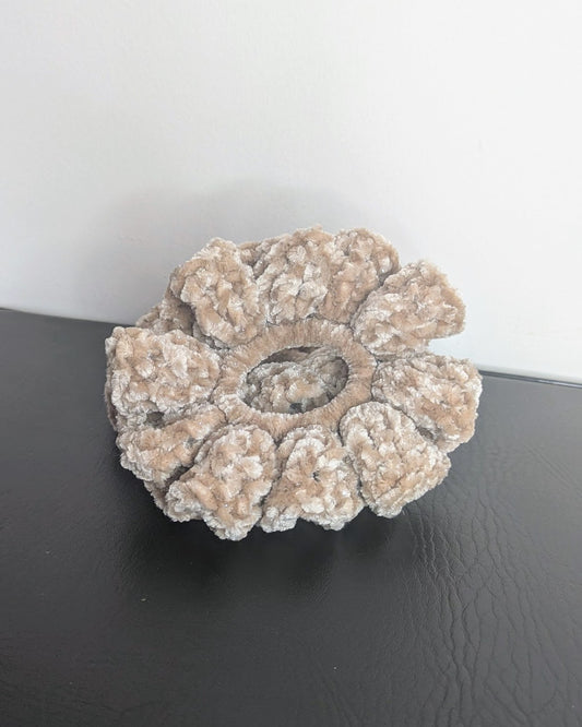 Velvet Ruffle Scrunchie (Frothy Fawn Sparkle)