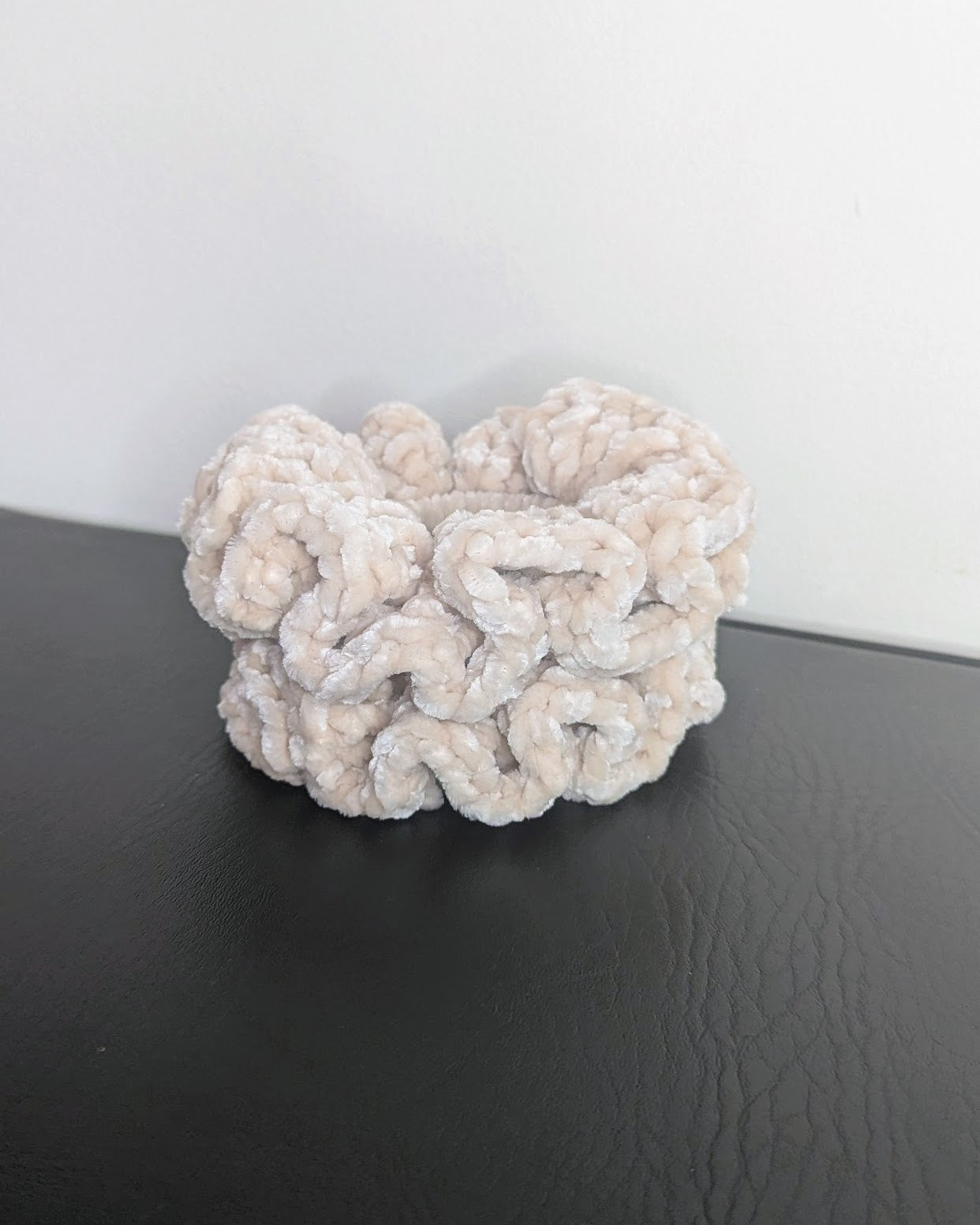 Velvet Ruffle Scrunchie (Flax)