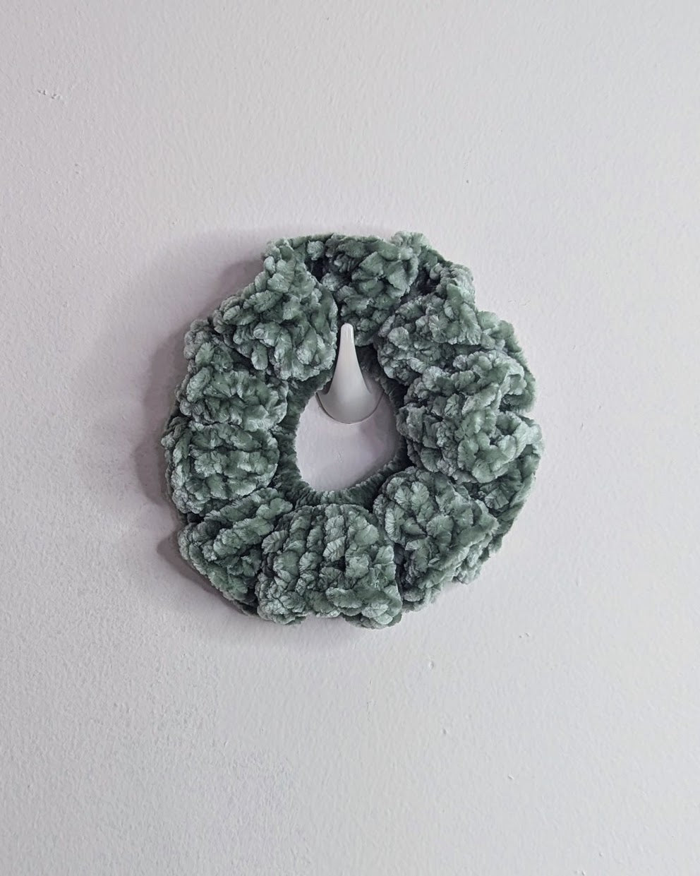 Velvet Ruffle Scrunchie (Watercress)