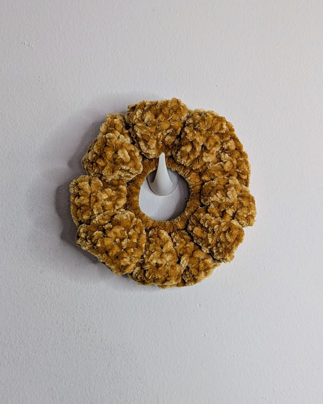 Velvet Ruffle Scrunchie (Notre Dame Sparkle)