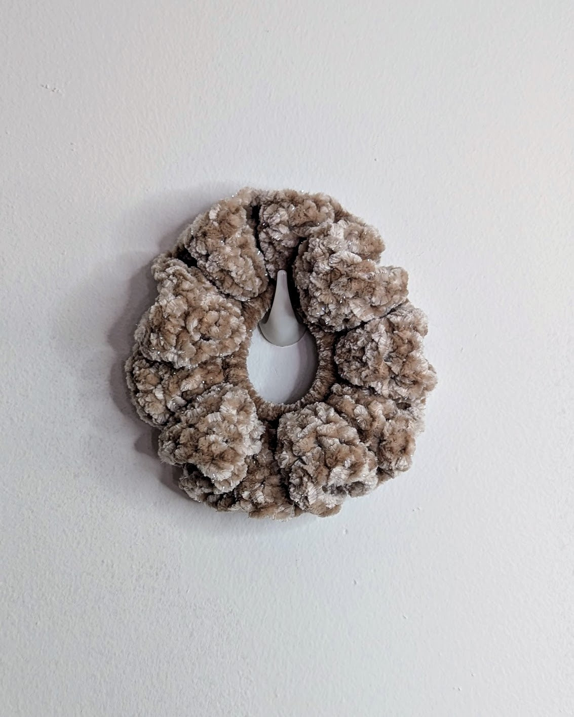 Velvet Ruffle Scrunchie (Frothy Fawn Sparkle)