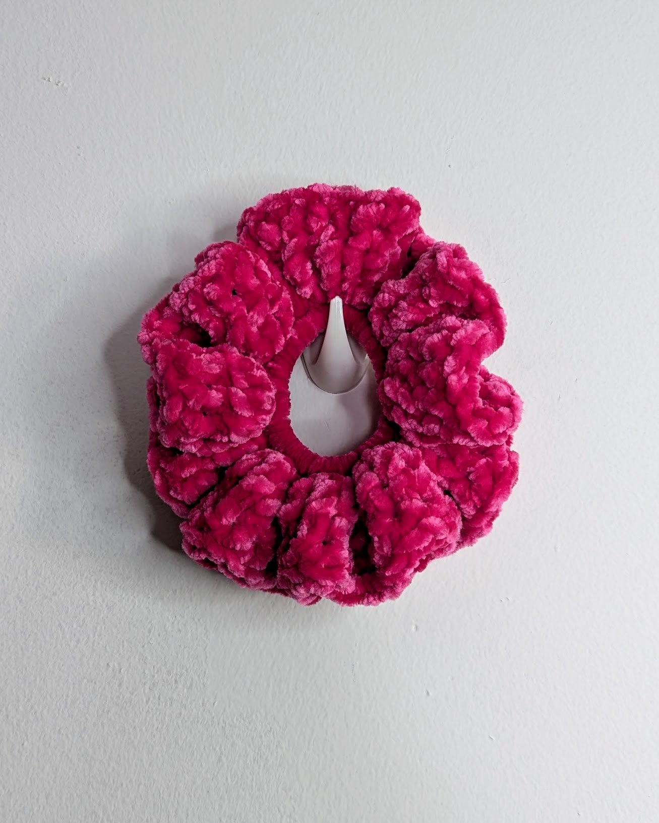 Velvet Ruffle Scrunchie (Free Love)