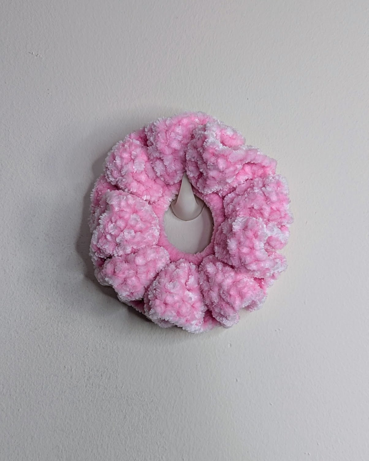 Velvet Ruffle Scrunchie (Pink Diamond)