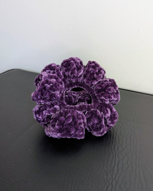Velvet Ruffle Scrunchie (Plum)