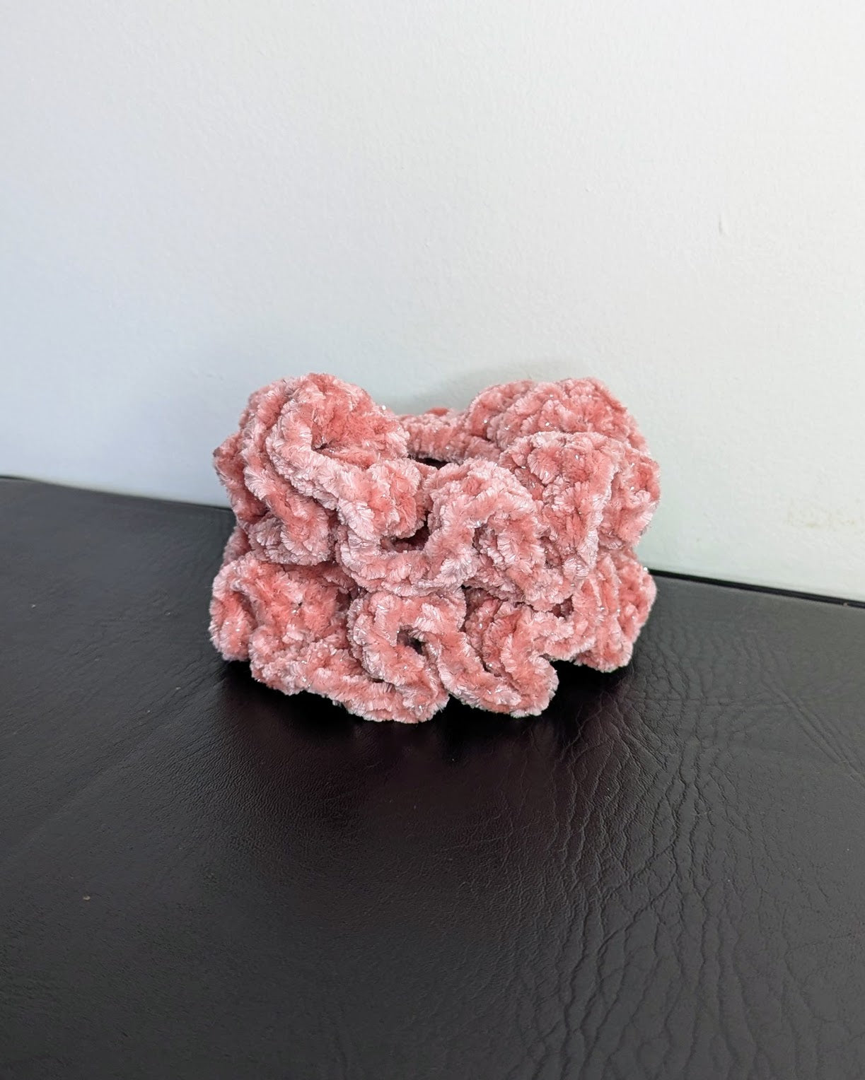 Velvet Ruffle Scrunchie (Dusty Blush Sparkle)