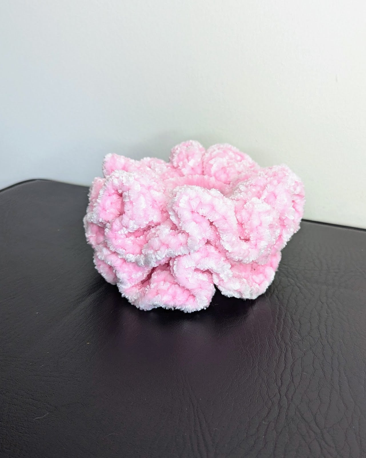 Velvet Ruffle Scrunchie (Pink Diamond)