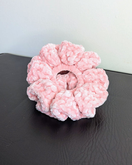 Velvet Ruffle Scrunchie (Soft Glow)