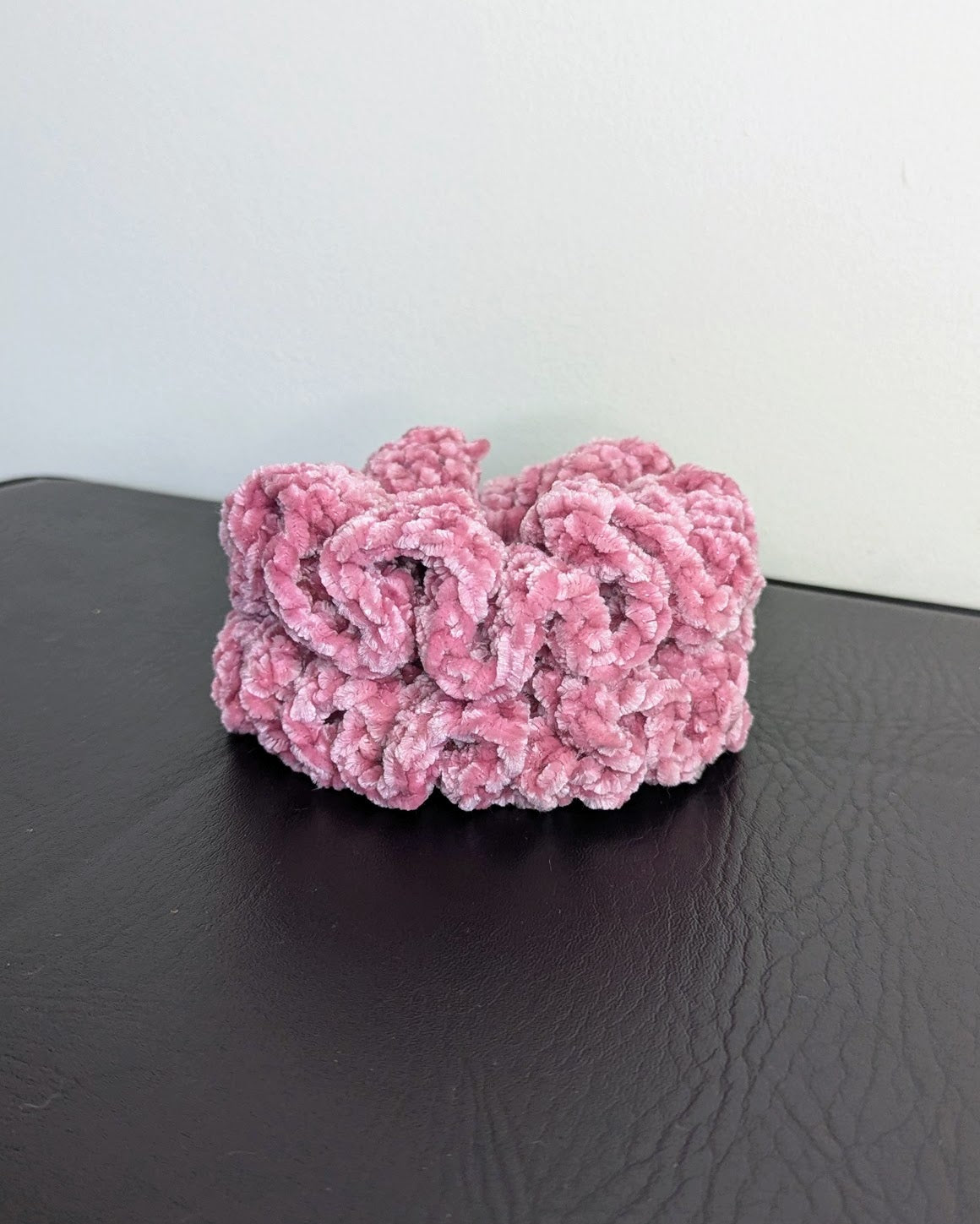 Velvet Ruffle Scrunchie (Pink Mist)
