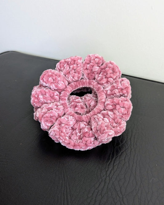 Velvet Ruffle Scrunchie (Pink Mist)