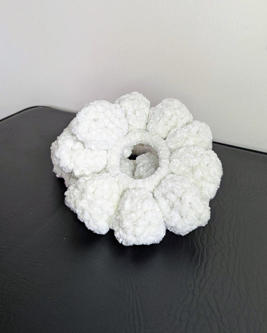 Velvet Ruffle Scrunchie (Pearl Sparkle)