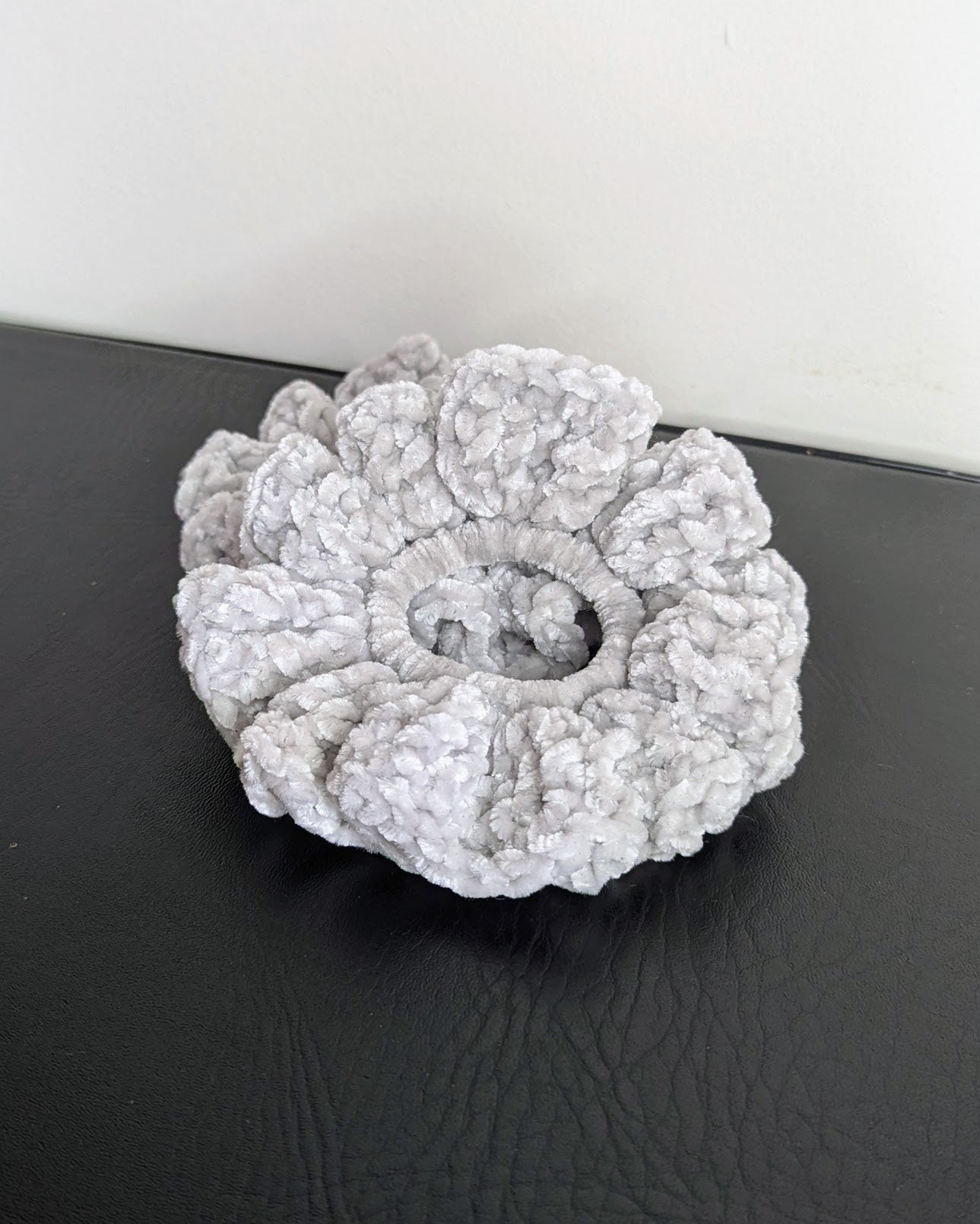 Velvet Ruffle Scrunchie (Misty Gray)