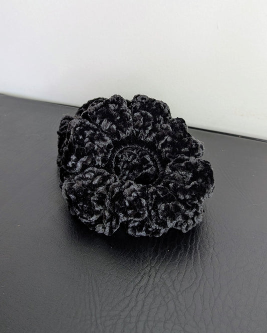 Velvet Ruffle Scrunchie (Blackbird)