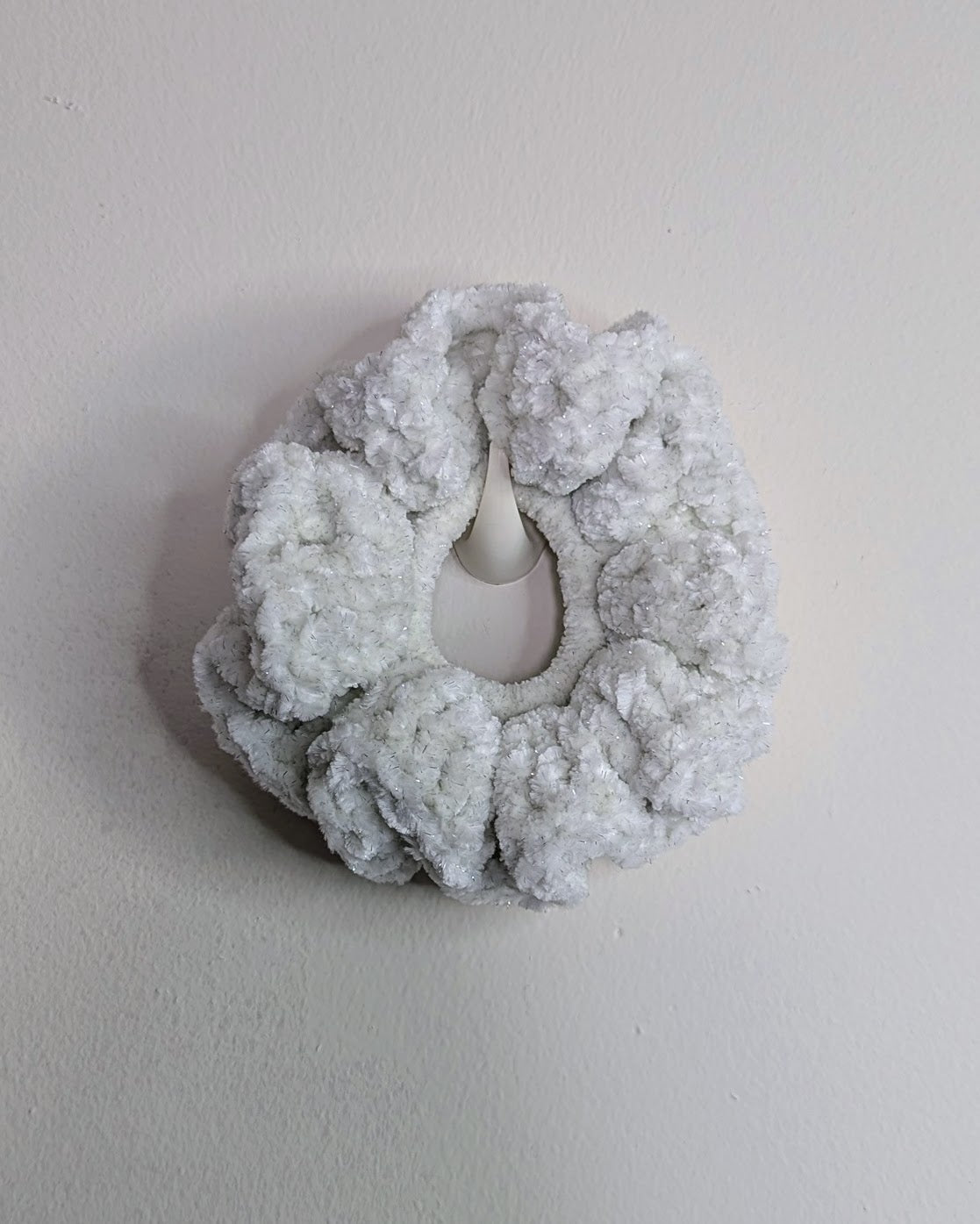 Velvet Ruffle Scrunchie (Pearl Sparkle)