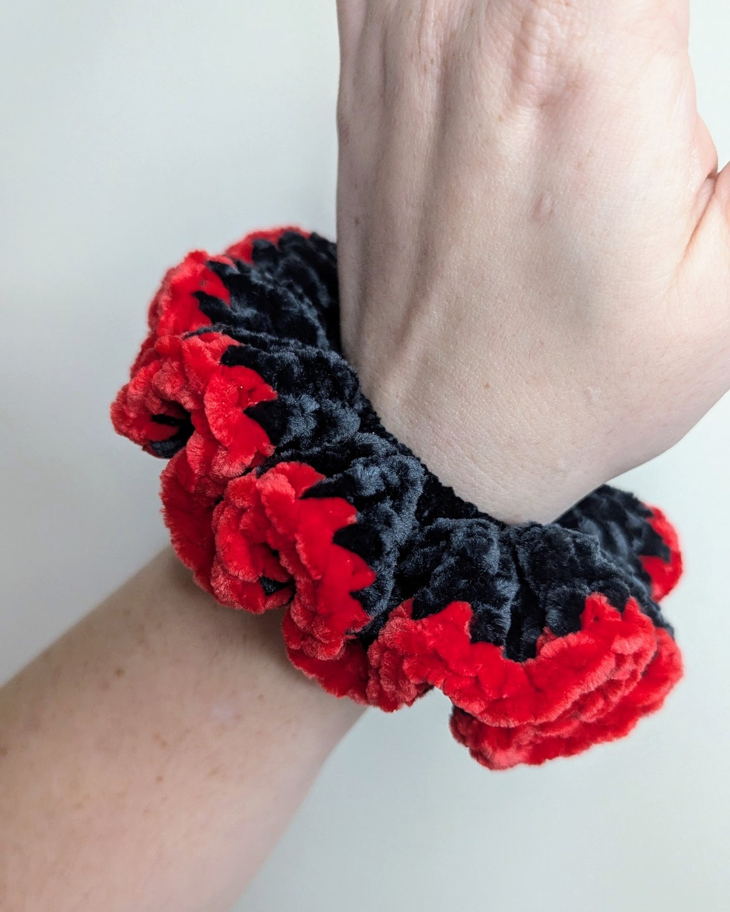 Velvet Ruffle Scrunchie (Licorice & Fire)