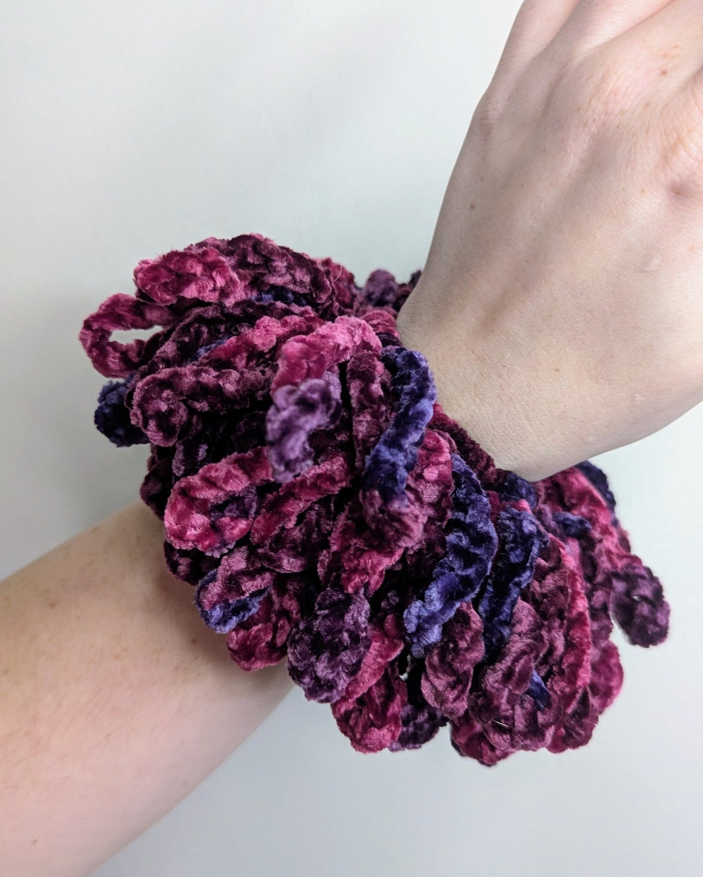 XL Velvet Loopy Scrunchie (Crushed Burgundy)