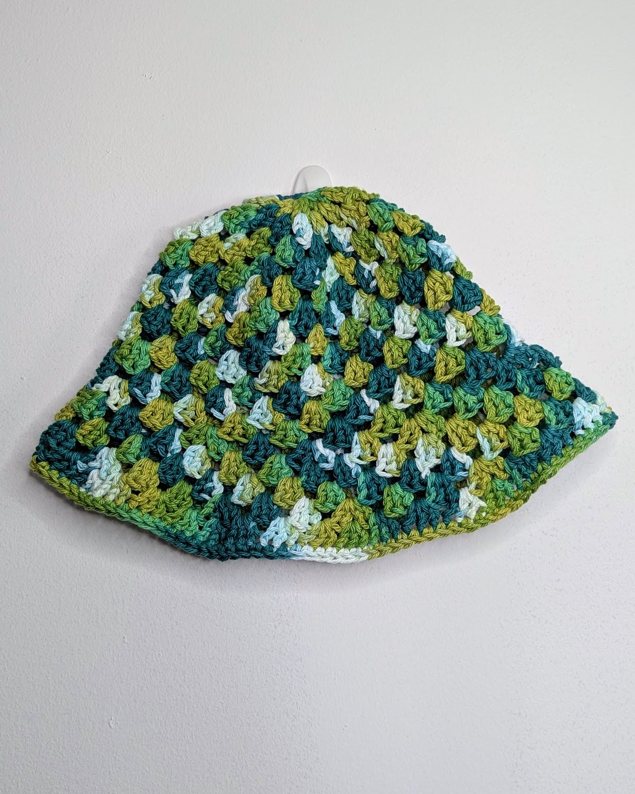 Granny Stitch Crochet Bucket Hat (June Bug Ombre)