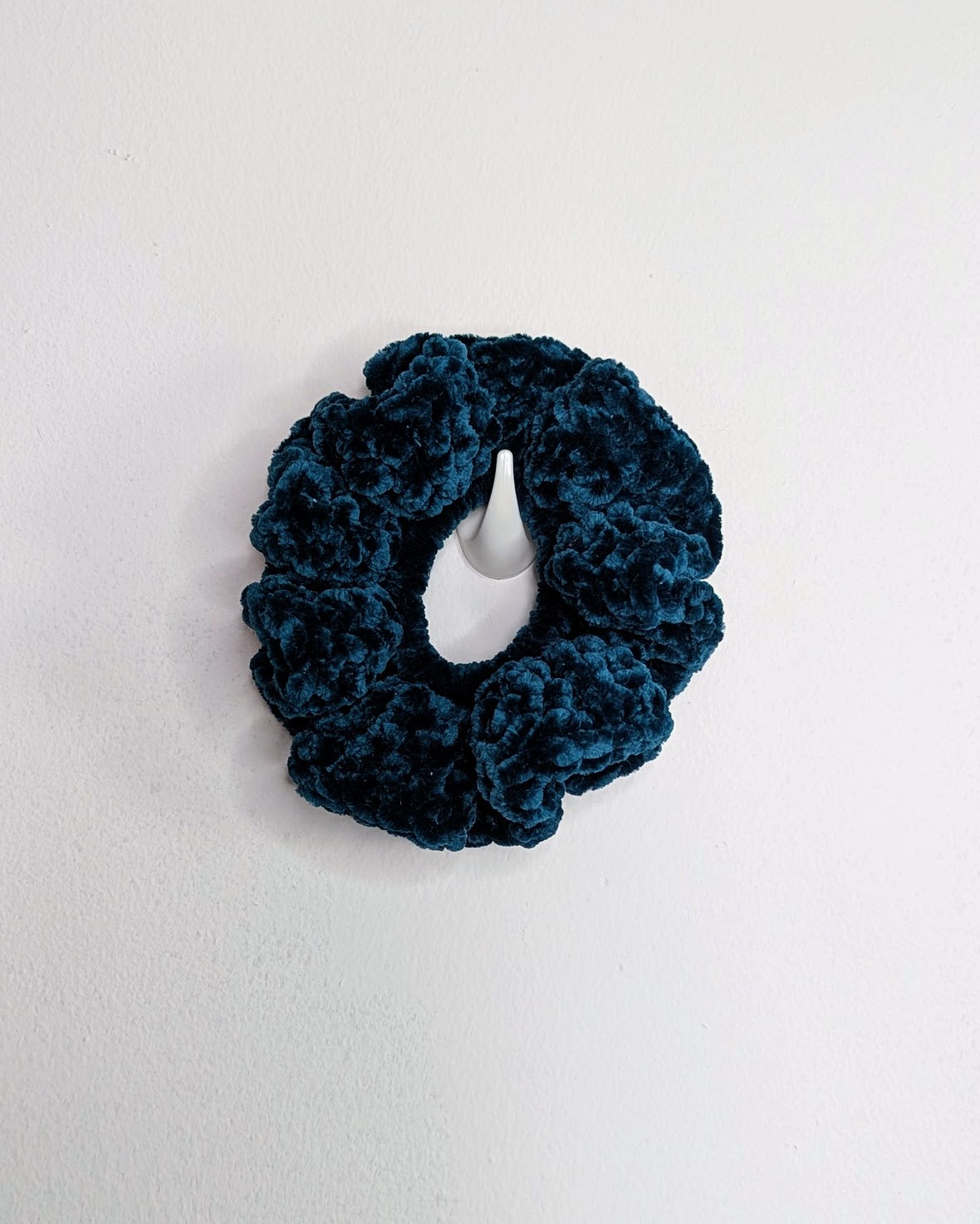 Velvet Ruffle Scrunchie (Deep Green)
