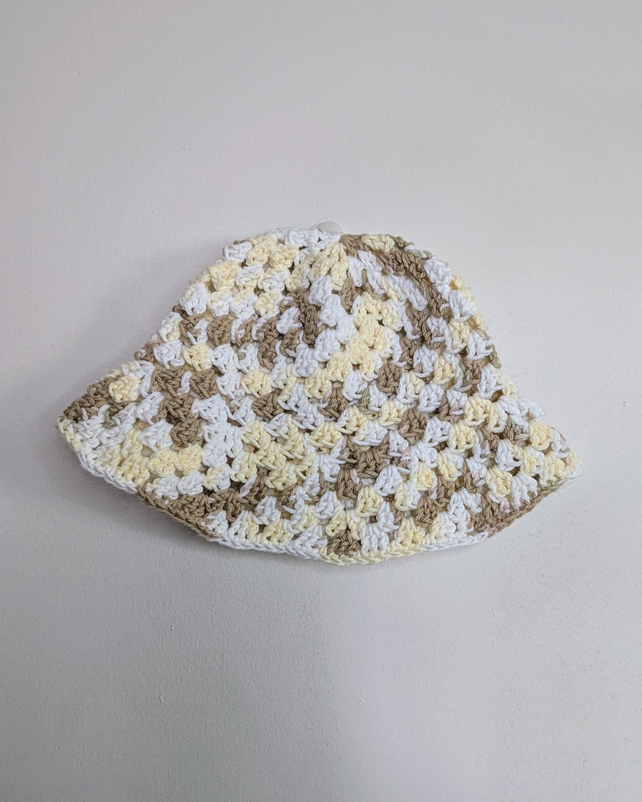 Granny Stitch Crochet Bucket Hat (Queen Ann's Lace Ombre)