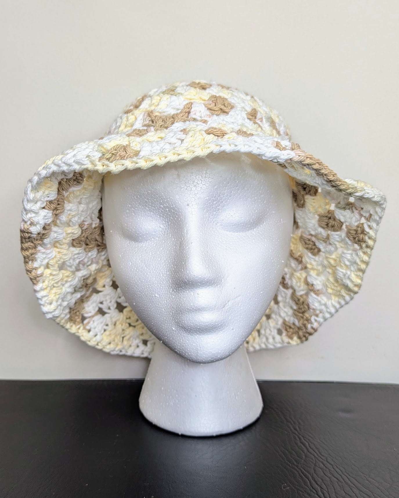 Granny Stitch Crochet Bucket Hat (Queen Ann's Lace Ombre)